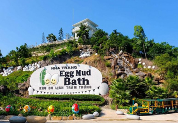 TẮM BÙN TRĂM TRỨNG