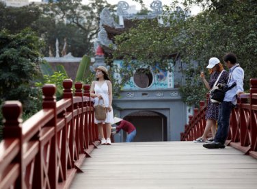 Reuters đánh giá du lịch Việt Nam hồi phục tốt hơn New Zealand